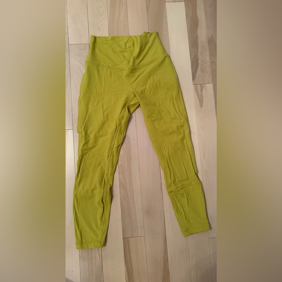 lululemon Sunshine Yellow Align 25” Leggings size 8 - Picture 2 of 3